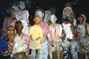 tau tau at Kete Kesu
